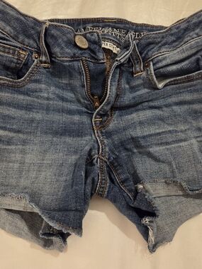 American Eagle Girls Denim Shorts Size 0 Midi Shortie Raw Hem